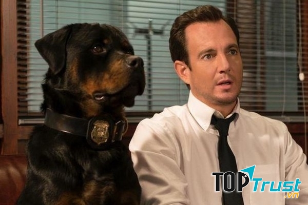 Max và đặc vụ FBI Frank