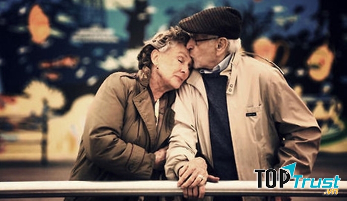 Người nắm tay ta đi suốt chặng đường về sau chỉ có vợ.