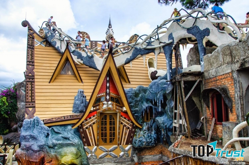 Kiến trúc độc đáo của biệt thự Hằng Nga