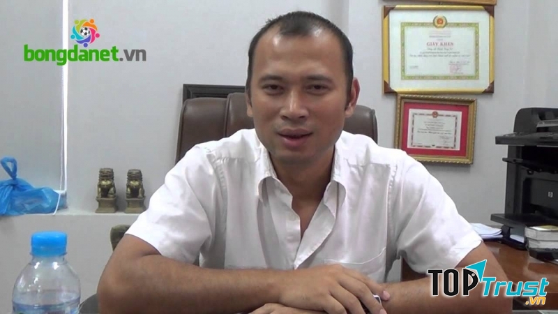 Bình luận viên Long Vũ