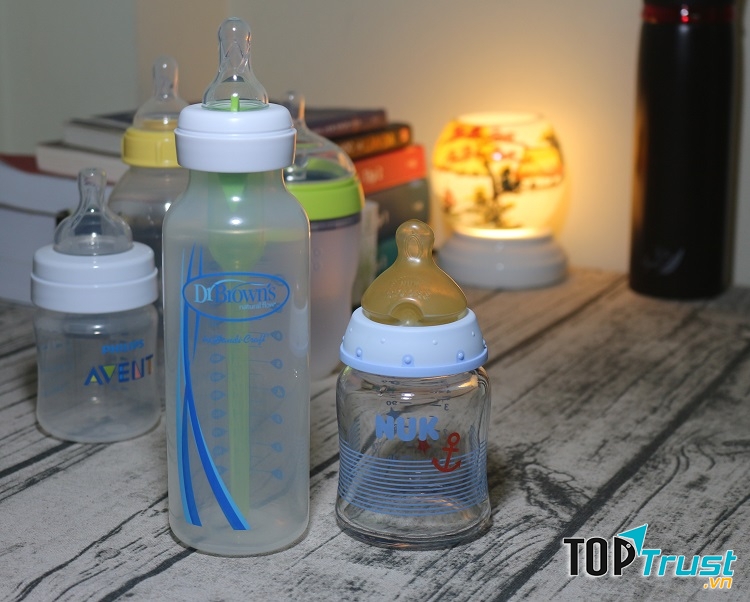 Bình sữa Nuk – Đức thiết kế chuyên chuyên dụng cho trẻ bị hở hàm ếch, sứt môi