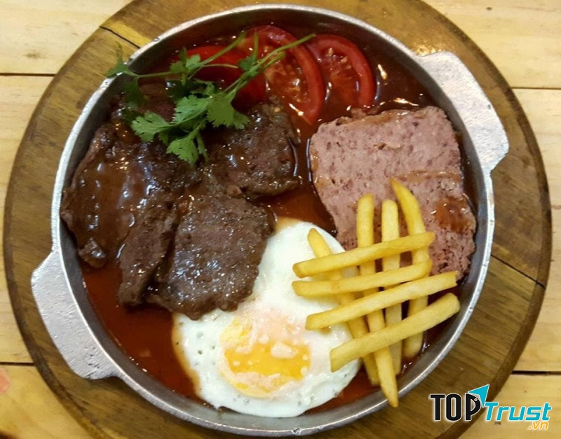 Bánh mì chảo tại Bít tết Âu Việt