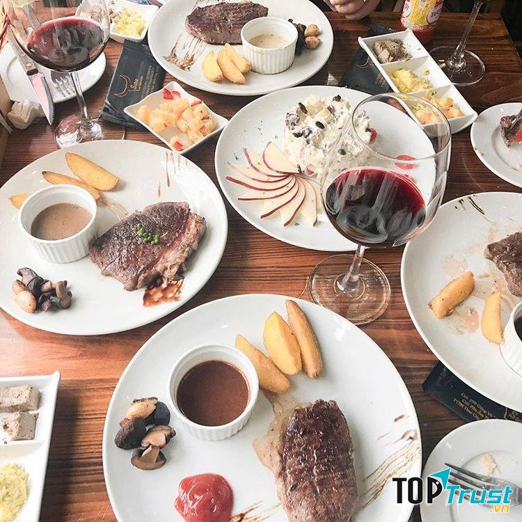Bít tết bò sốt tiêu