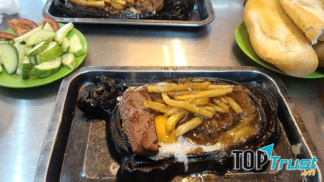 Bít tết số 20A Hòe Nhai