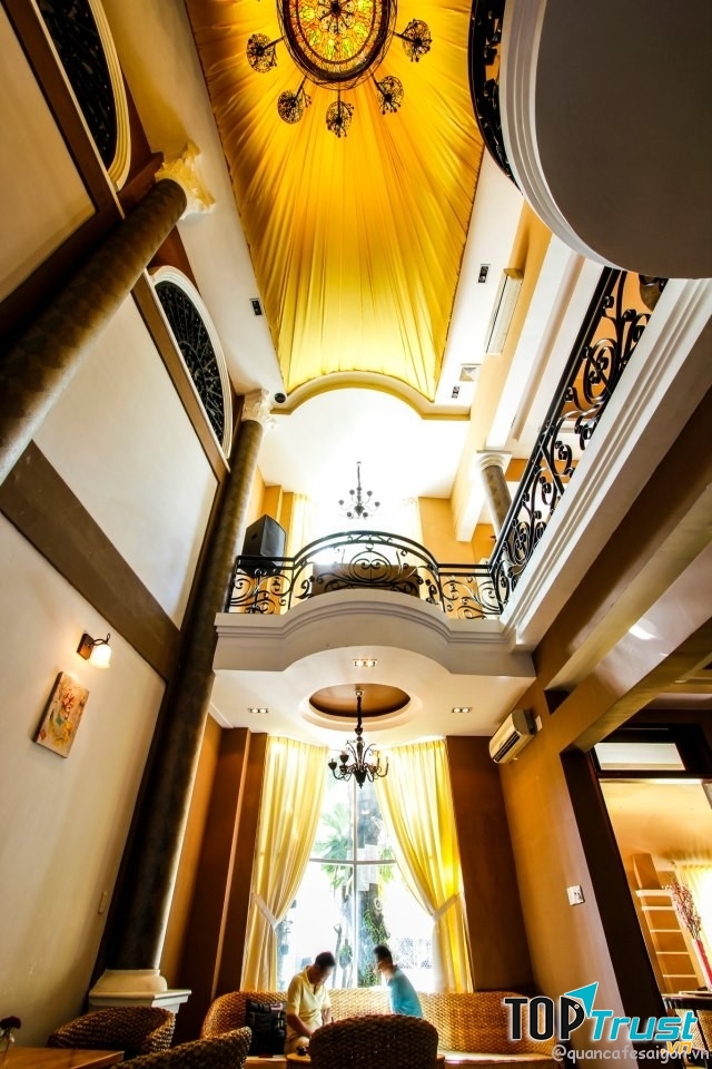 BJ Coffee Lounge - nguy nga tráng lệ