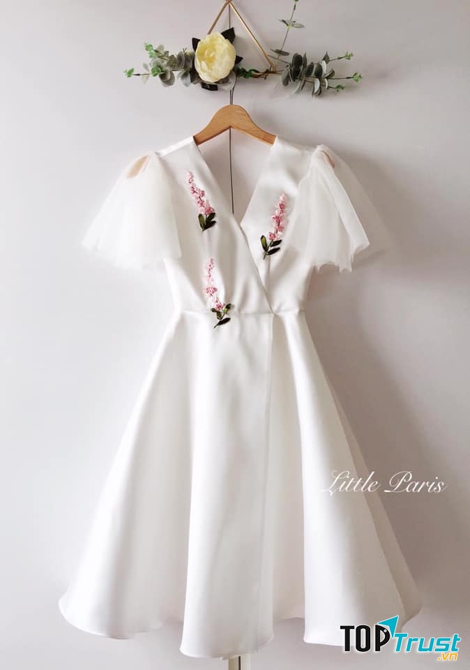 Nếu  bạn yêu thích những mẫu váy đầm thiết kế vô cùng sang chảnh, đầm dự tiệc thì BlackFri Store cũng là một cái tên không thể không nhắc đến