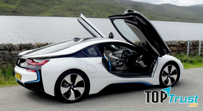 Xe hơi BMW i8 của hãng BMW.