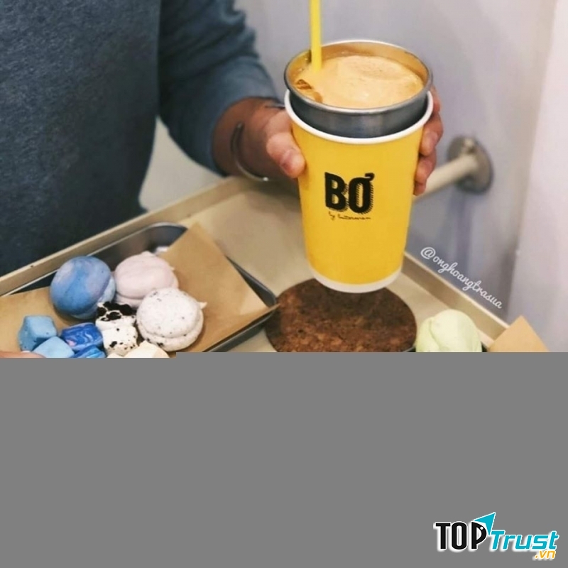 Bánh vị ngọt vừa miệng và độ xốp đủ, kèm nhiều hương vị.