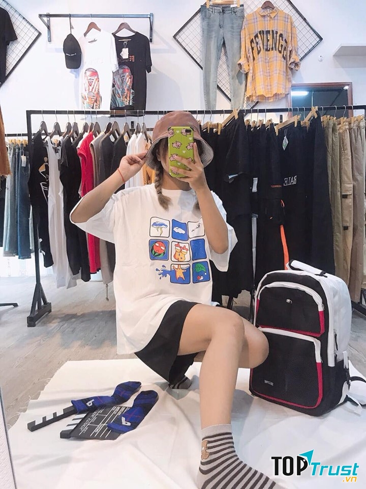 Shop Bồ Công Anh chuyên cung cấp những mặt hàng hợp thời trang, giá cả phải chăng nên được nhiều bạn trẻ lựa chọn