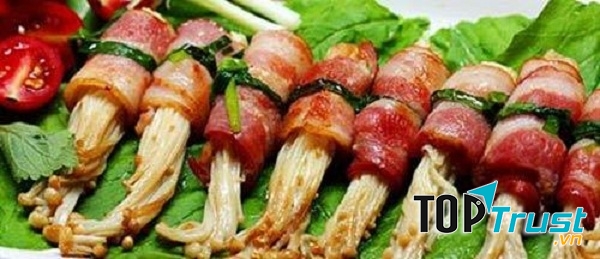 Bò cuốn Nấm Kim châm nướng