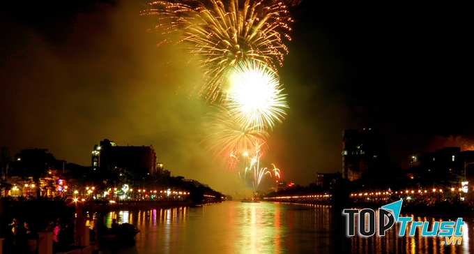 Pháo hoa hồ Tam Bạc