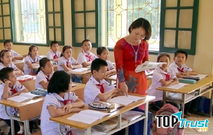 Tạo không khí thoải mái, phấn khởi thân thiện khi bước vào giờ học