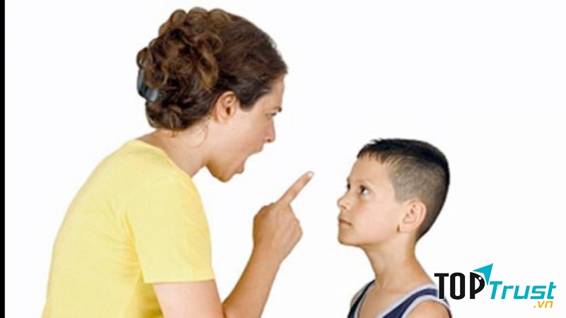 Bố mẹ độc đoán