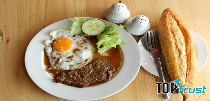 Bò né 209 là một quán ăn nổi tiếng ngon bổ rẻ