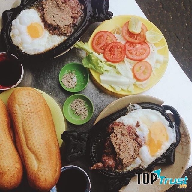 Hai phần bò né với mức giá bình dân