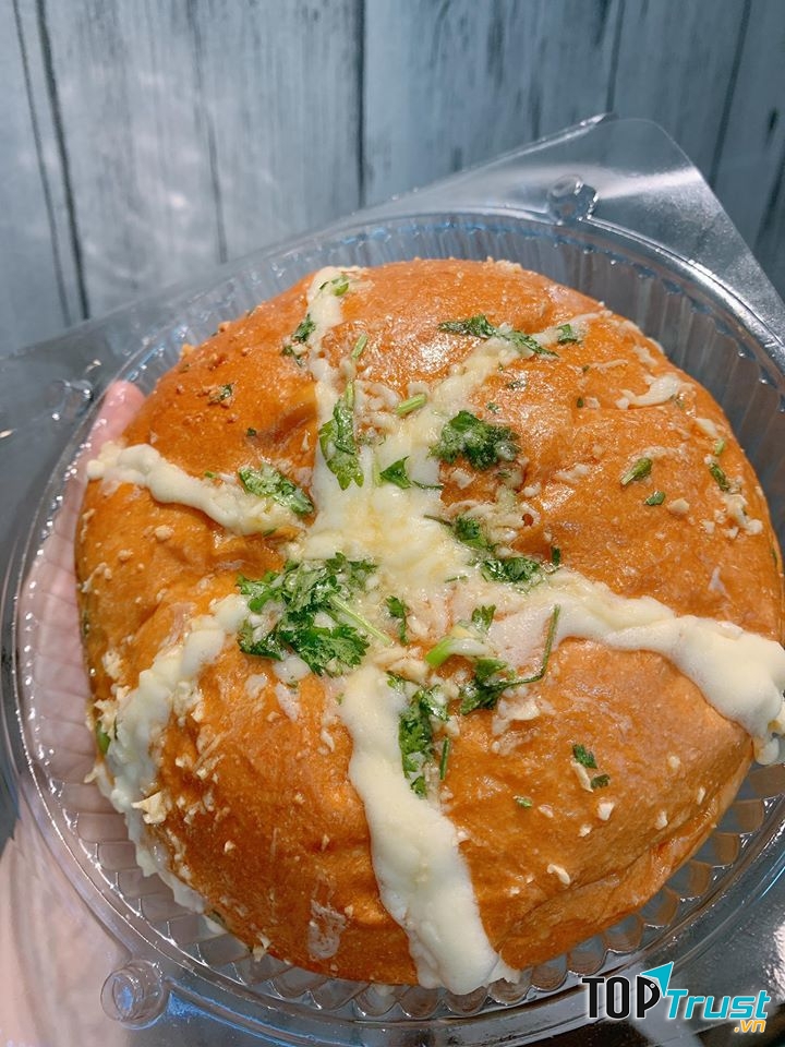 Hương vị phô mai kết hợp cùng bơ tỏi tạo nên sản phẩm mới đáng mong đợi.