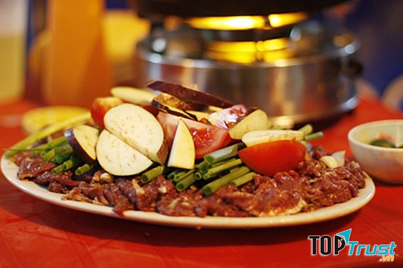 Bò nướng - phố Mã Mây