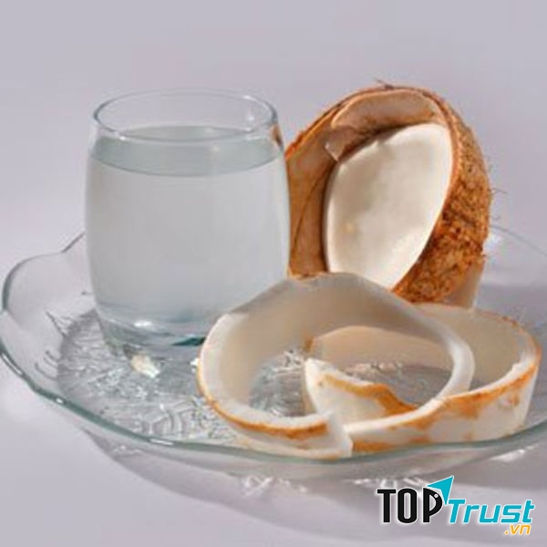 Nước dừa là thần dược trong việc bổ sung nước ối