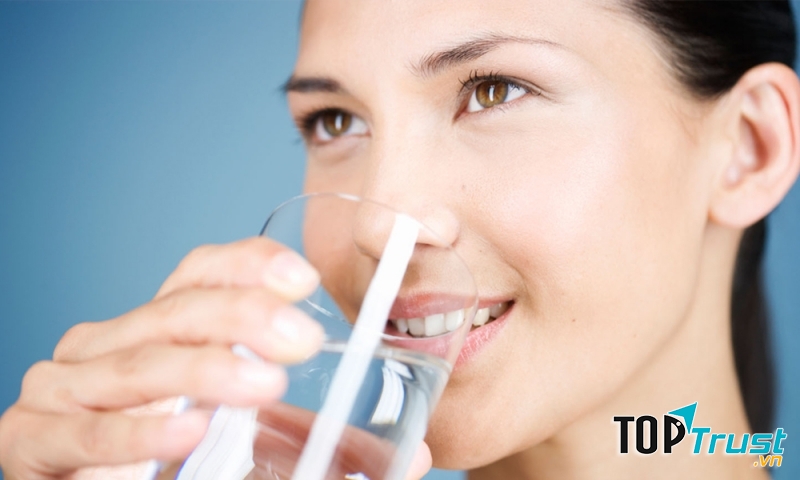 Bổ sung nước đầy đủ cho cơ thể vào mùa đông