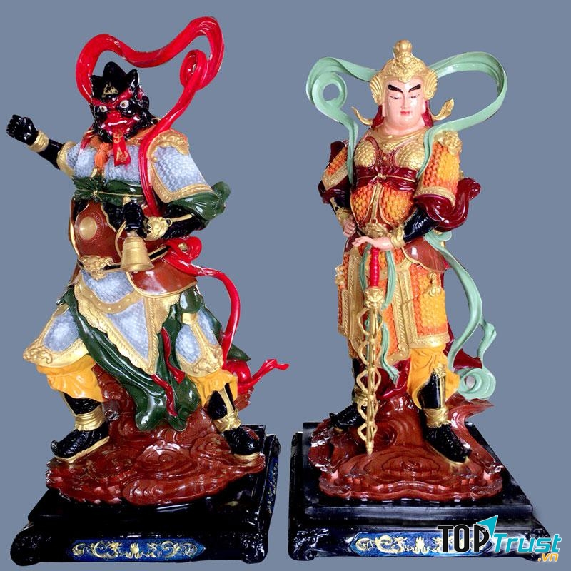 Tượng ông Thiện-ông Ác quen thuộc thờ trong nhiều chùa Việt Nam. Ông Thiện là Hộ pháp Vi Đà, ông Ác là Hộ pháp Tiêu Diện