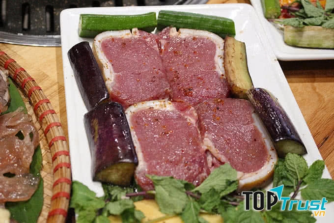 Món ăn tại nhà hàng