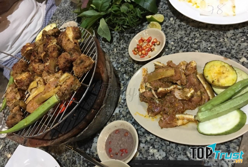 Món nướng hấp dẫn tại Bò tơ Năm Sánh 27