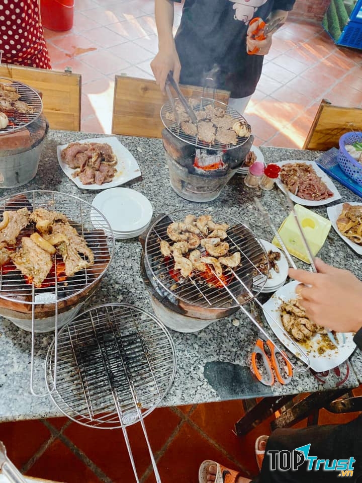 Các món được chế biến từ thịt bò là món chủ đạo trong ẩm thực ở đây
