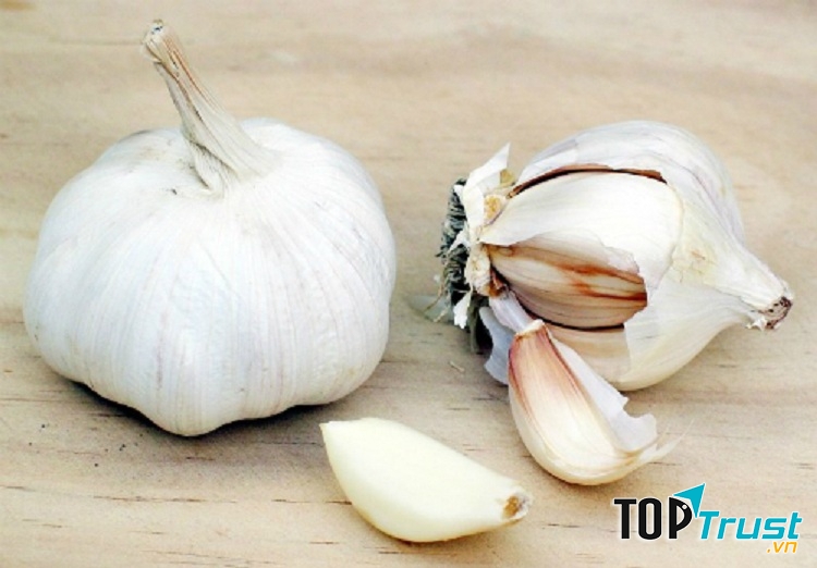 Bóc tỏi nhanh chóng