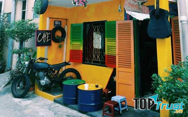 Không gian cuốn hút với gam màu vàng chủ đạo