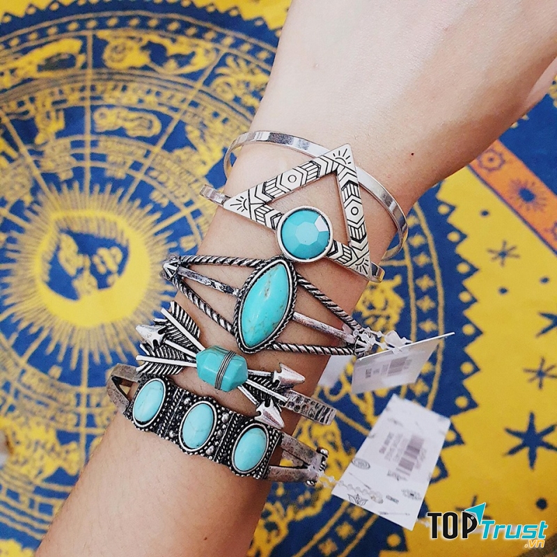 Vòng tay có thiết kế lạ mắt, độc đáo