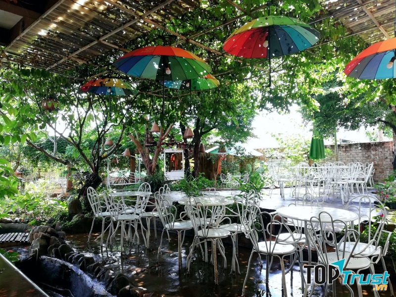 Bốn Mùa Garden Coffee House and Tea Leaf