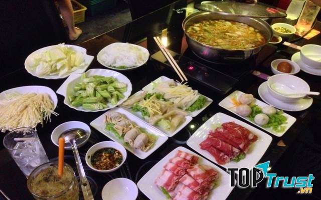 Lẩu Hồng Kông ở nhà hàng Bone & Pot