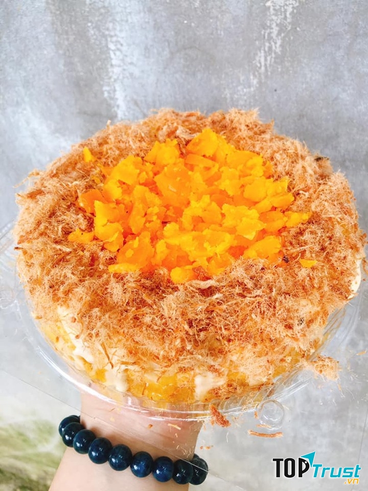 Không chỉ hút fan bởi chất lượng bánh ngon, giá cả siêu mềm ví ở đây cũng là điểm khiến dân tình đổ như chuối