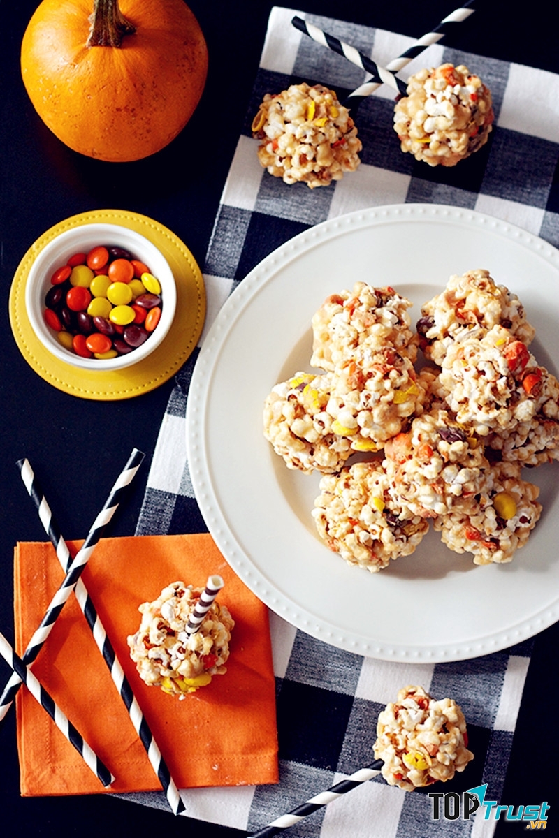 Bỏng ngô + bơ đậu phộng