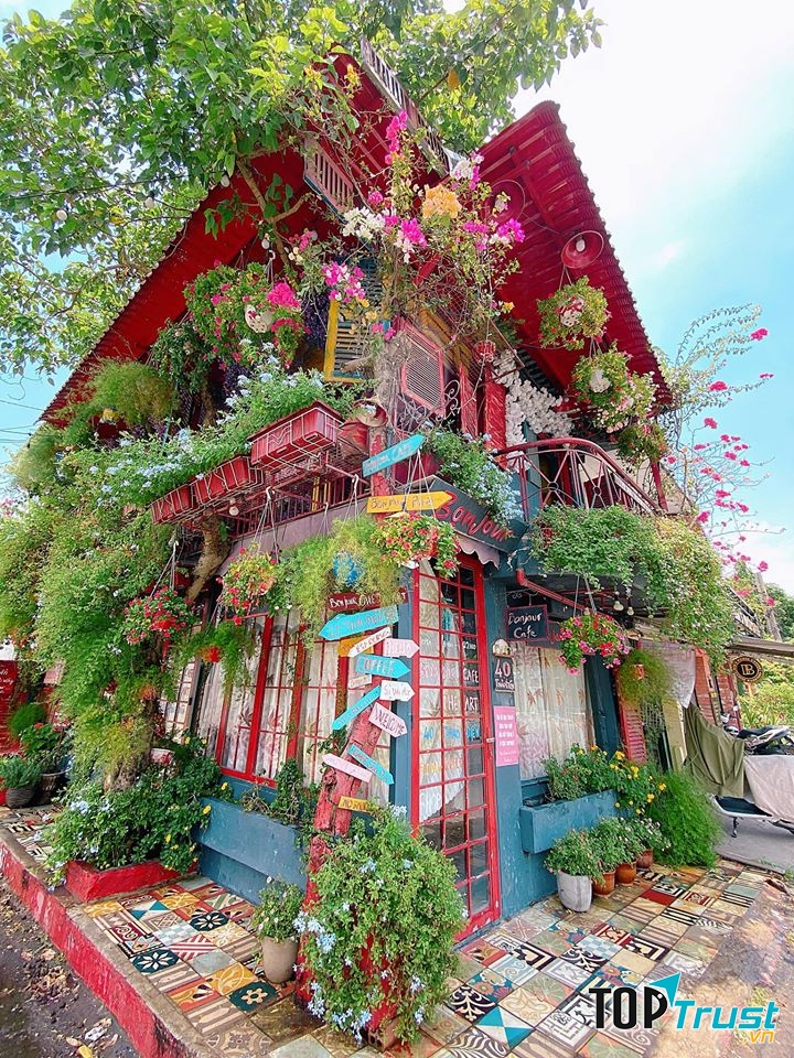 Bonjour Cafe The Art