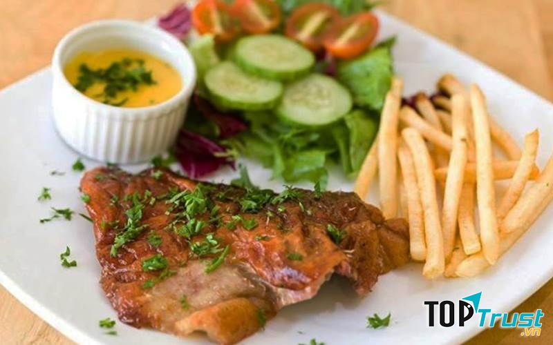 Nhà hàng Bonjour Resto chuyên phục vụ các món ăn tinh tế