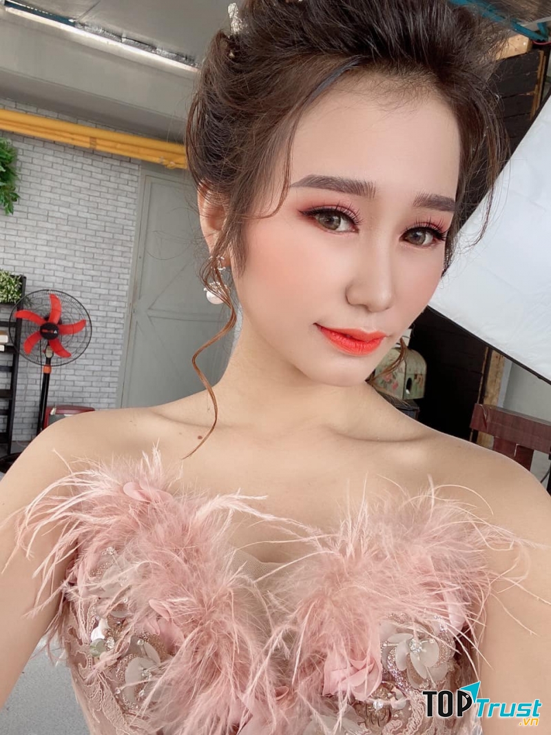 Bonny Ngọc Makeup (Áo Cưới Bonny)