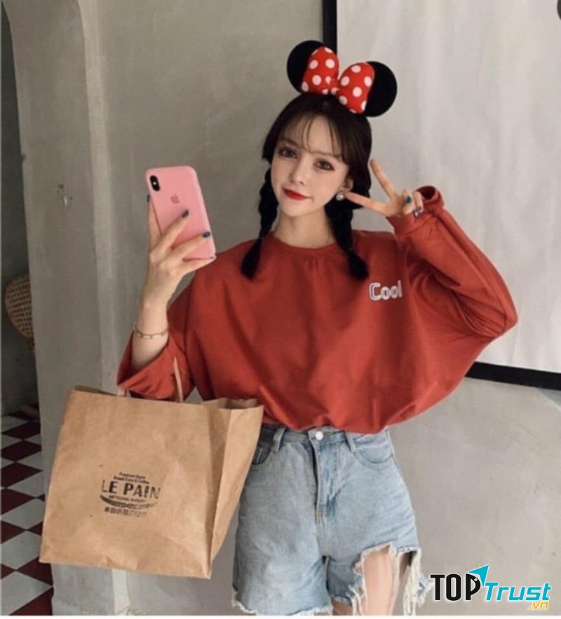 Shop áo quần thời trang và phụ kiện trang trí đẹp mắt