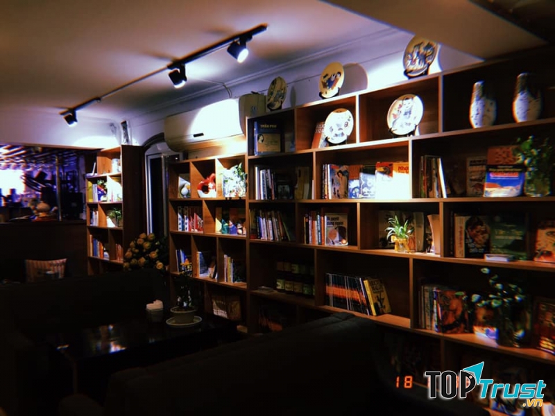 Book Cafe Linh Đàm