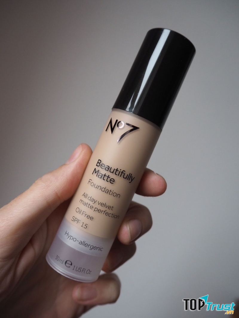 Boots No7 Beautifully Matte Foundation