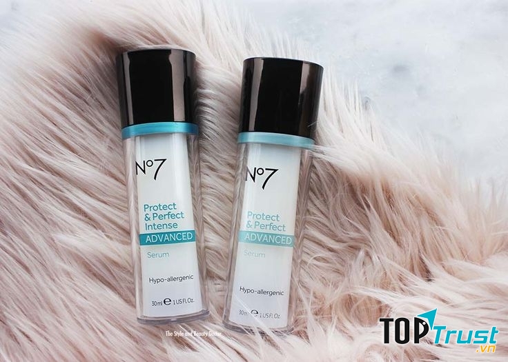 Boots No.7 Protect & Perfect Advanced Serum là sản phẩm tuyệt vời cho da bị sẹo mụn, thâm mụn