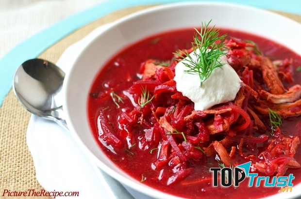 Borsch Soup với màu đỏ bắt mắt