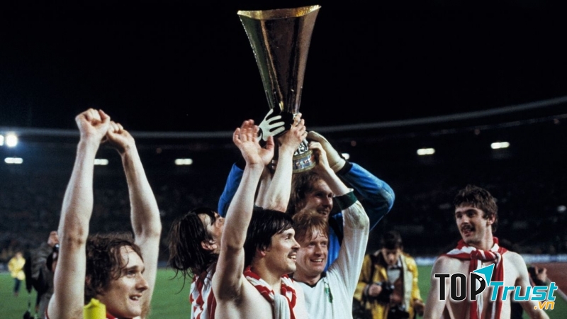 Đội vô địch năm 1979 là Borussia Mönchengladbach