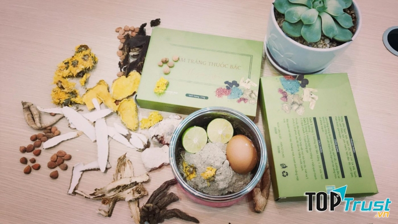 Bột tắm trắng thuốc bắc Huyền Spa