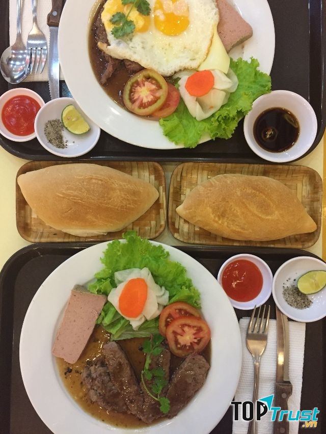 Bready Beefsteak Bánh Mì Tươi