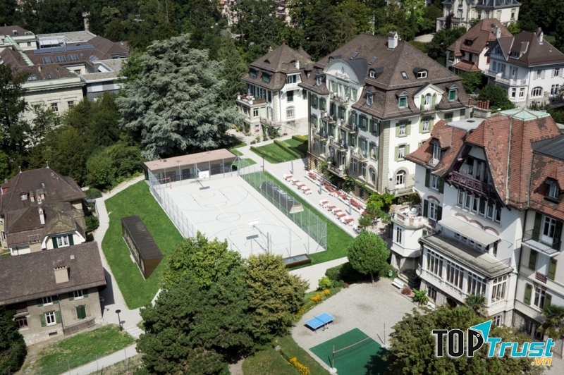 Toàn cảnh trường Brillantmont