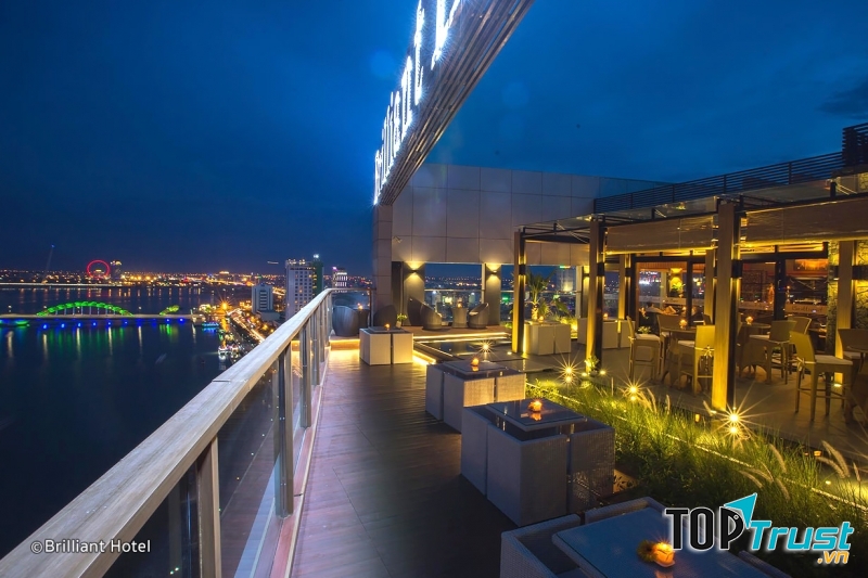 Brilliant Top Bar cafe