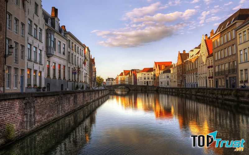 Bruges (Bỉ) yên bình, thơ mộng