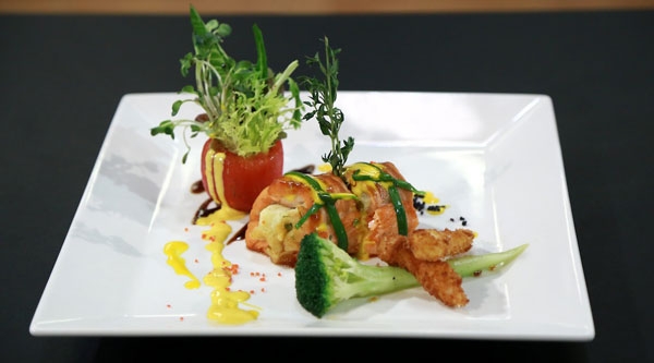 Những bữa ăn sang chảnh đôi khi không phải là lựa chọn tốt nhất cho mọi chuyến du lịch (Nguồn: Sưu tầm)