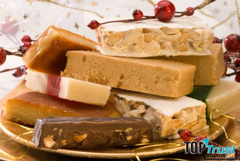 Kẹo hạnh nhân Turrón